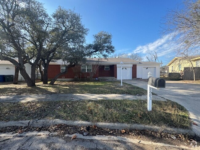 Building Photo - 2601 Live Oak Dr Rental