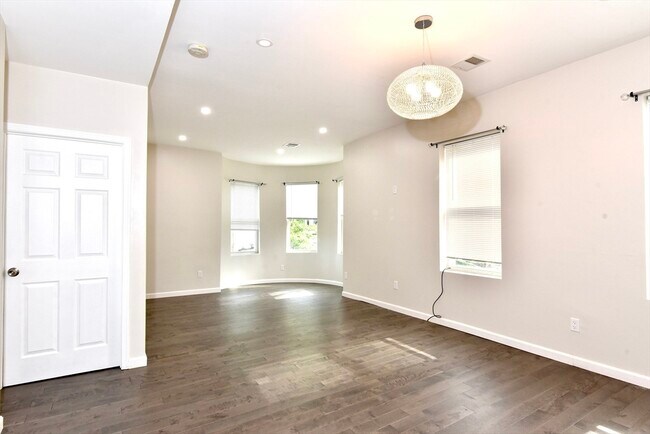 Photo - 331-333A-333 Centre St Unit F