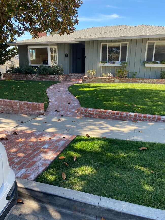 Photo - Beautiful Home in the Ventura Foothills