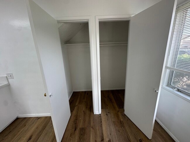 Photo - 2027 Ridgeley Dr Unit 2A