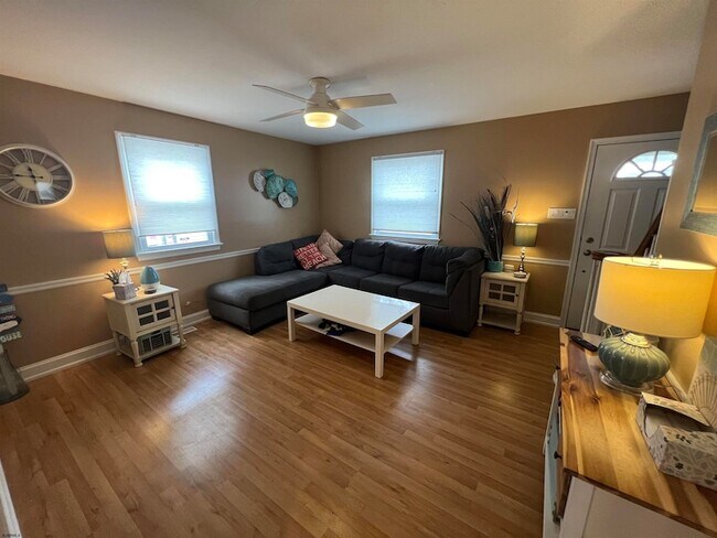 Photo - 406 N Dorset Ave