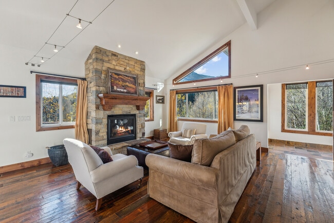 Photo - 7240 Buckboard Dr