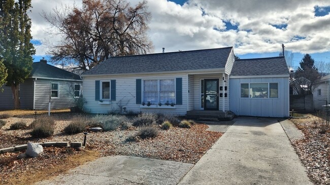 Adorable Duplex Near Washington Park - Adorable Duplex Near Washington Park
