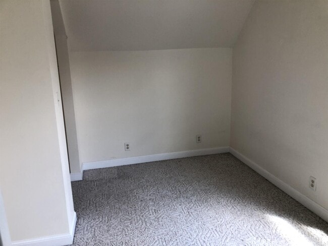 Photo - 120 W Dartmouth St