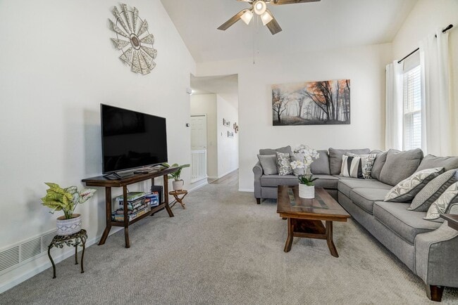 Photo - 1415 Legend Oak Dr