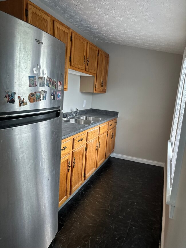 Building Photo - 1641 Sullivant Ave Unit C