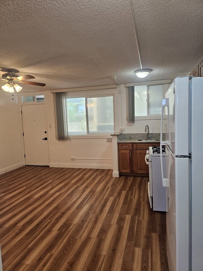 Photo - 1559 Thurston Ave Unit 303