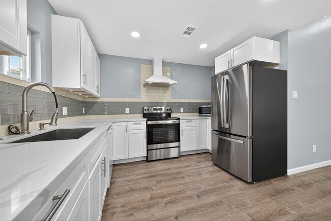 Photo - 10106 Shadow Pine Dr