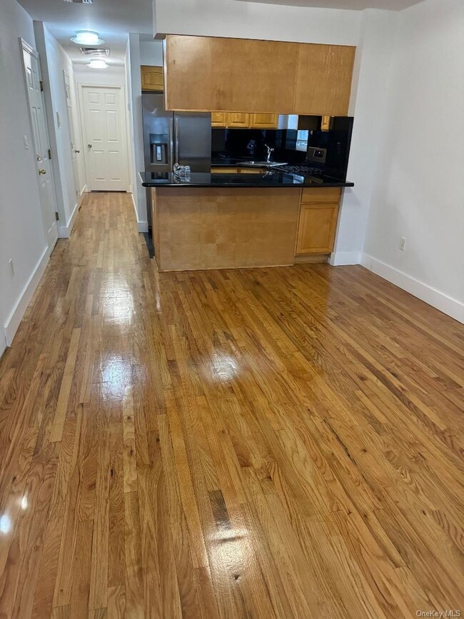 Photo - 442 Sapphire St