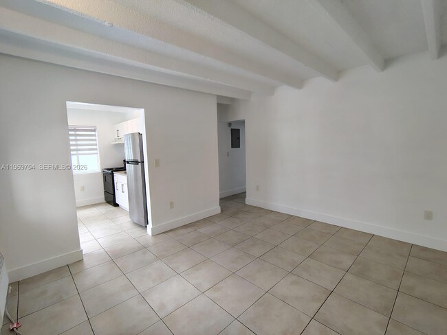 Photo - 741 NW 60th St Unidad 3