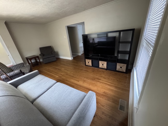 Photo - 5215 Huntington Ave