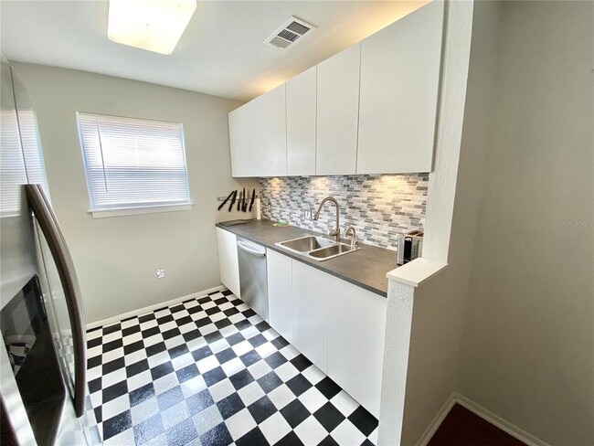 Photo - 225 S Tropical Trail Unidad 312