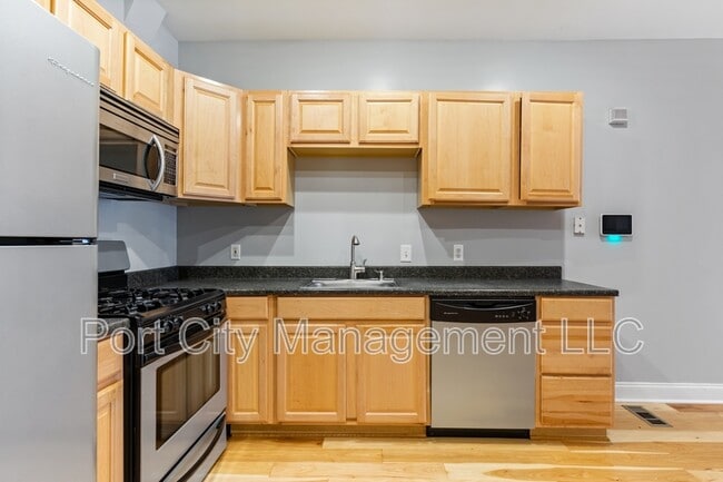 Photo - 3210 E Fairmount Ave