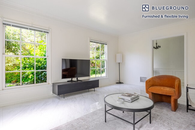 Photo - 136 S Roxbury Dr Unidad FL1-ID1364