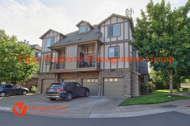 Photo - 825 NE Wheelock Pl