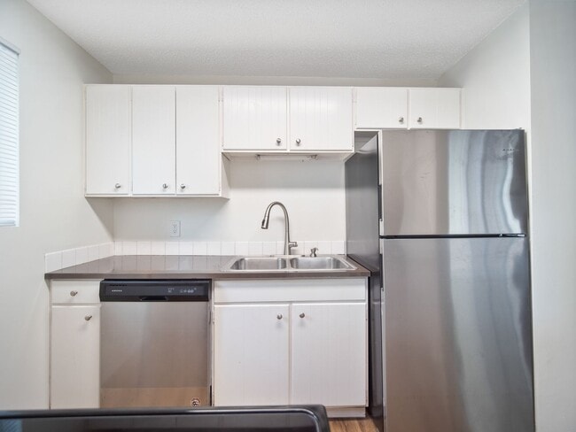Photo - RENOVATED 1BD/1BA MILLWOOD APARTMENT | A/C | COVERED PARKING | PET FRIENDLY | AVAIL 9/1/26 Unit 9009