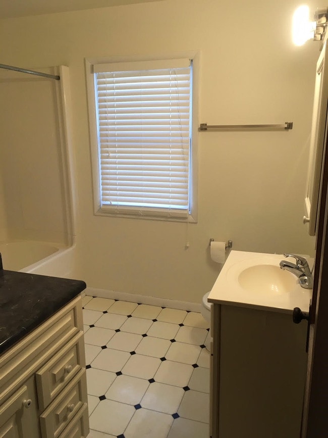 Photo - 2115 Olive St