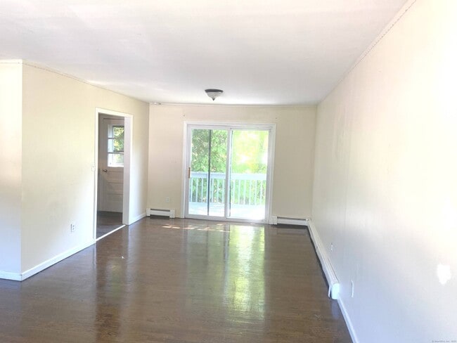 Photo - 20 Heritage Pl