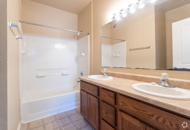 3BR 2BA - 1,066 Sf