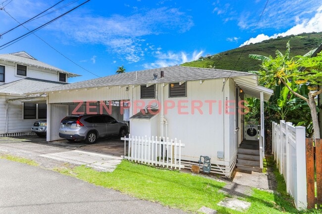 Photo - quaint studio cottage for rent in Manoa)