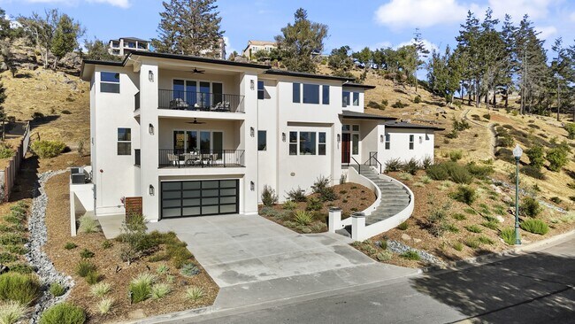 Photo - 3657 Crown Hill Dr