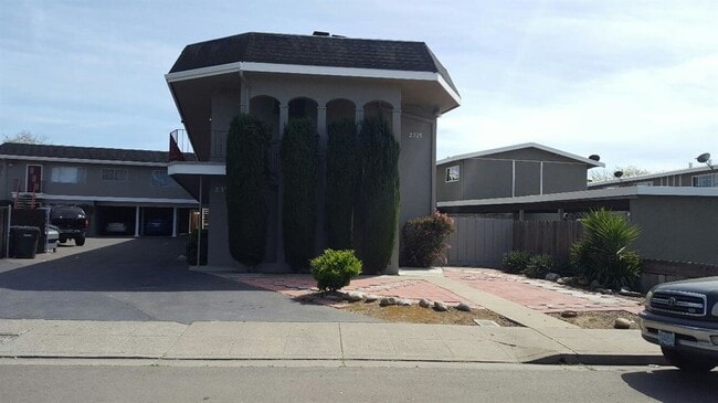 Photo - 2375 Chestnut St Unit 4