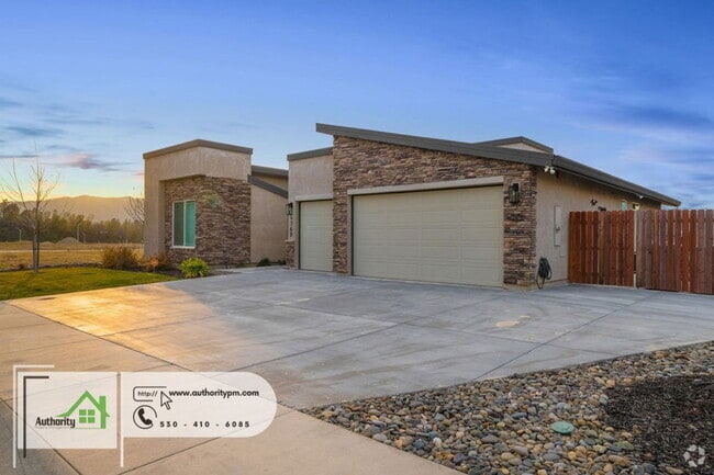 Building Photo - 4768 Lower Springs Rd Rental