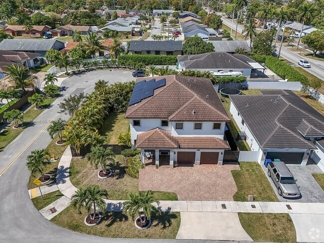 Building Photo - 16820 SW 109th Pl Rental