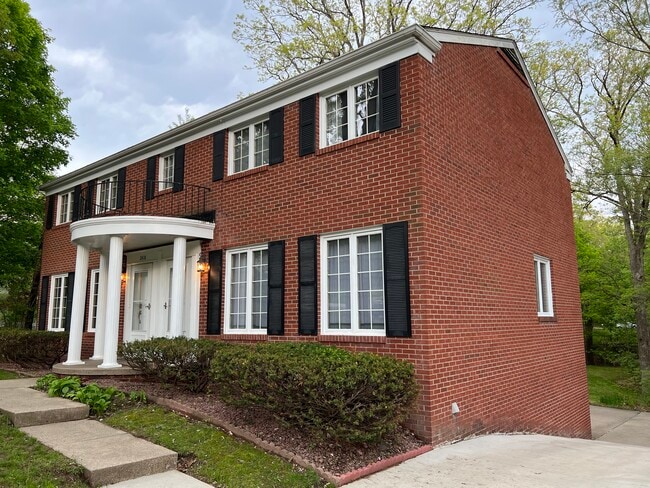 Photo - 2416 E Grandview Ave Unit 2416