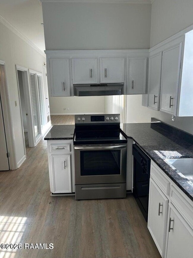 Photo - 205 Castle Row