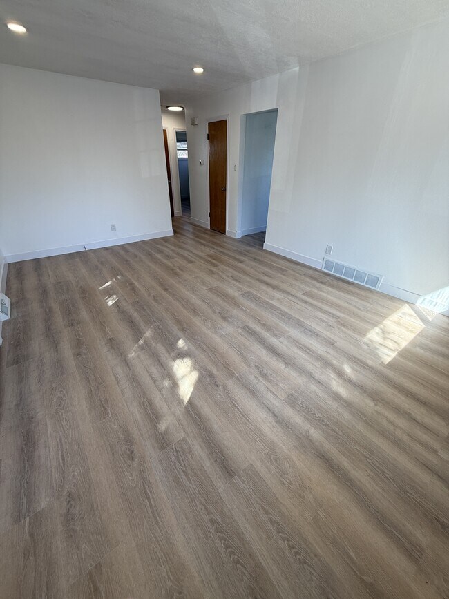 Photo - 4713 Diana Dr