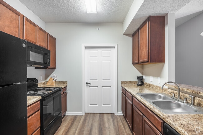 2BR, 2BA - 1,080SF - Kitchen