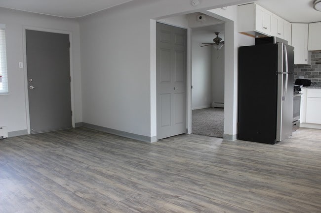 Photo - Kendall Street Apts