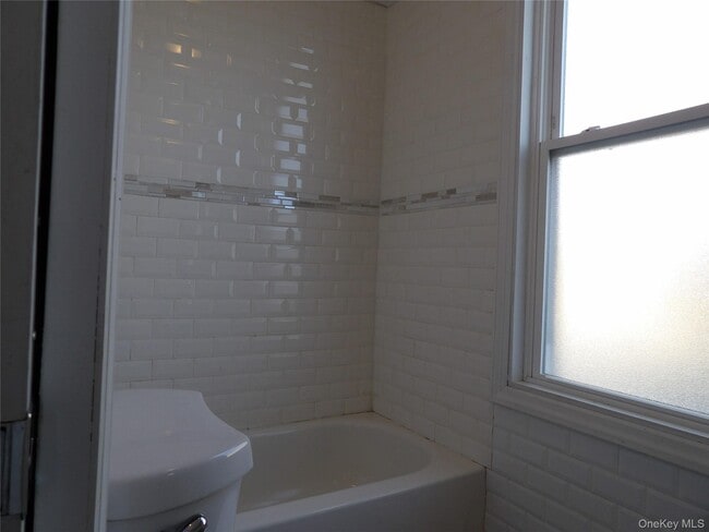 Photo - 170 N Wellwood Ave