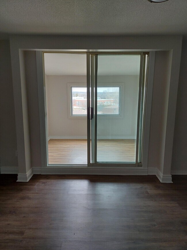 Photo - Spacious 3 bedroom unit