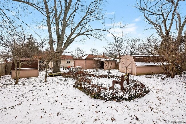 672 Linda Vista Dr