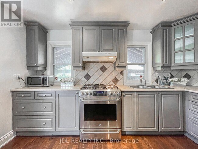 Photo - 209 Harlandale Ave