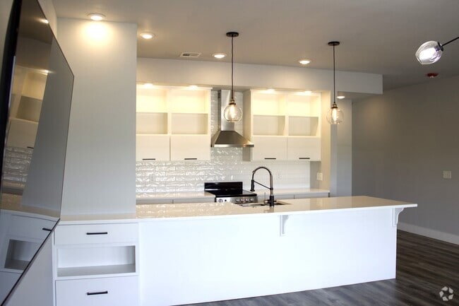 Building Photo - Modern 1-Bedroom Oasis in Bentonville with... Rental