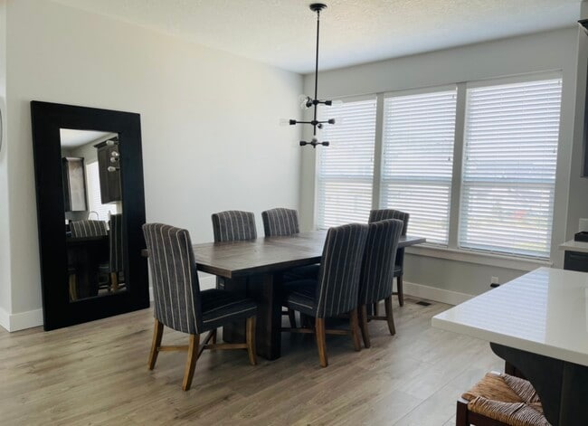 Photo - 5675 Boundary Dr S