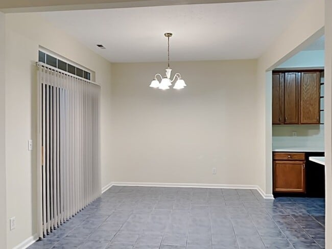 Photo - 1049 Springwater Cir