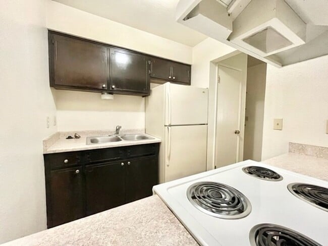 Photo - 417 Orange St