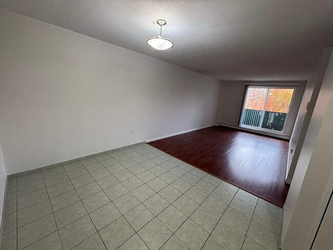 Building Photo - 225 Old Carriage Dr Unit 505