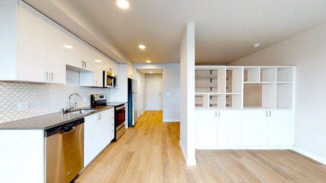 Building Photo - 1600 Dexter Ave N Unit 515 Rental