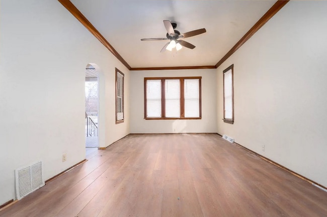 Photo - 321 W 105th St