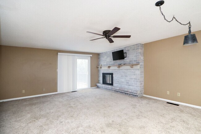 Photo - 340 Twykingham Pl