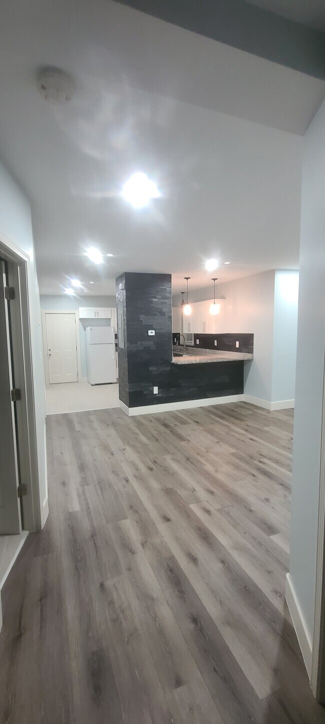 Photo - 81 Walnut St Unit 3