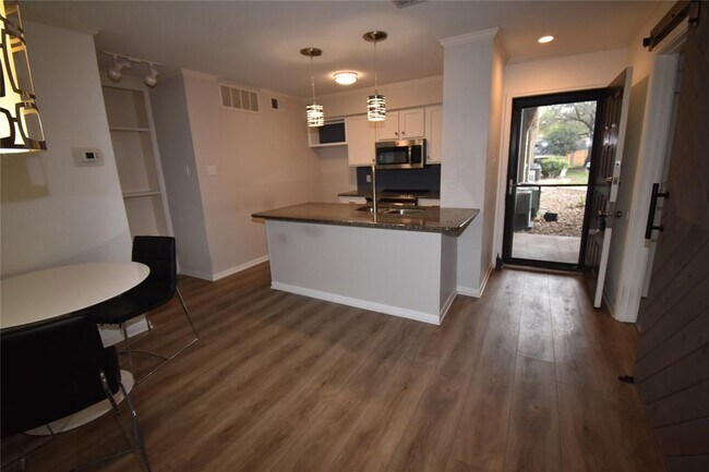 Photo - 8888 Tallwood Dr Unit 2109