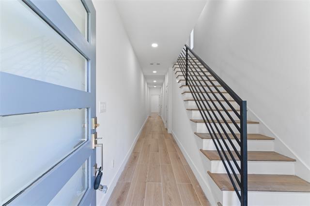 Photo - 2513 Crossman Ave