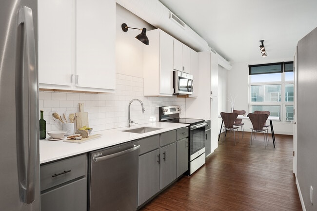 1 Bedroom Newstead: Kitchen