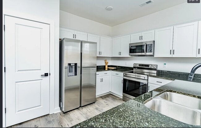 Photo - 1443 Darrowby Wy